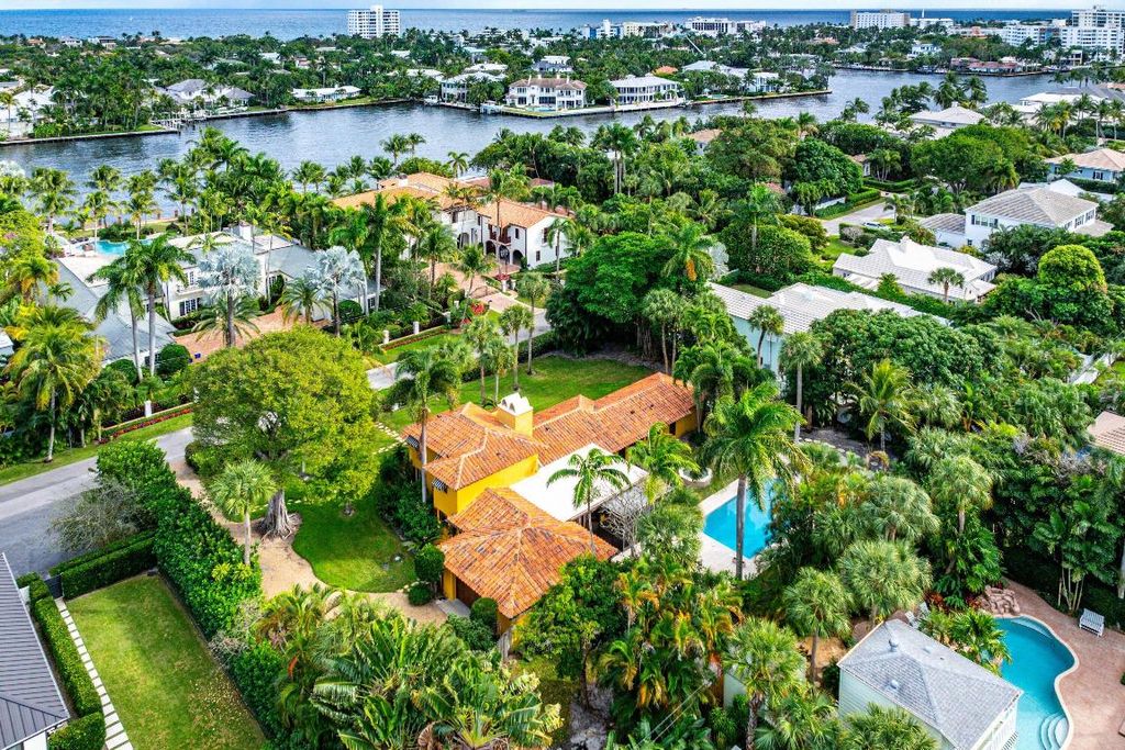 Photo of 334 Palm Trail, Delray Beach, FL 33483 (MLS # R11153785)