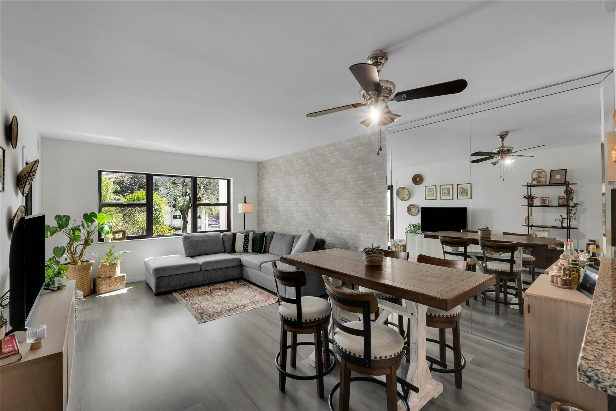 River Reach Condominium - Residential