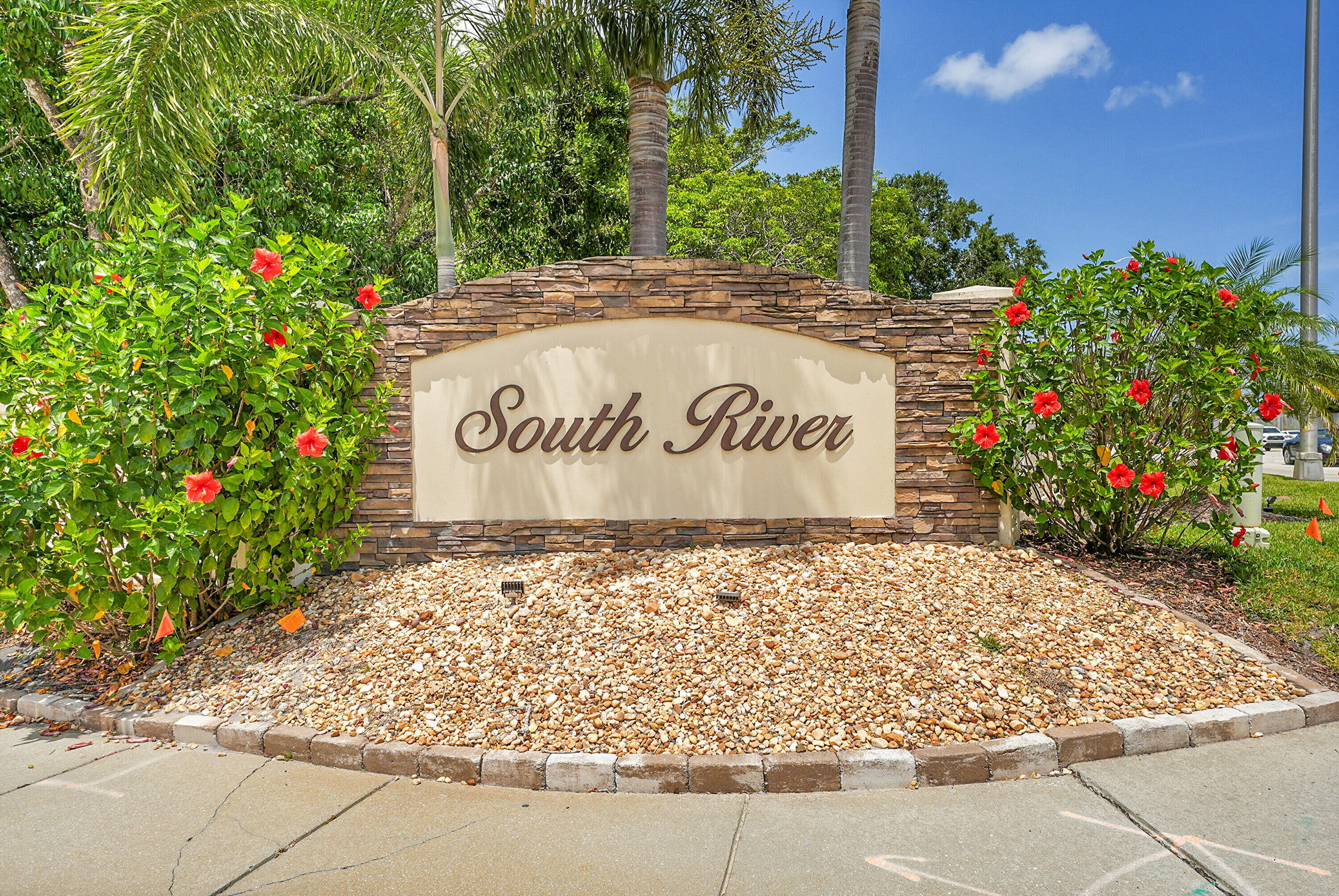 SOUTH RIVER - Residential