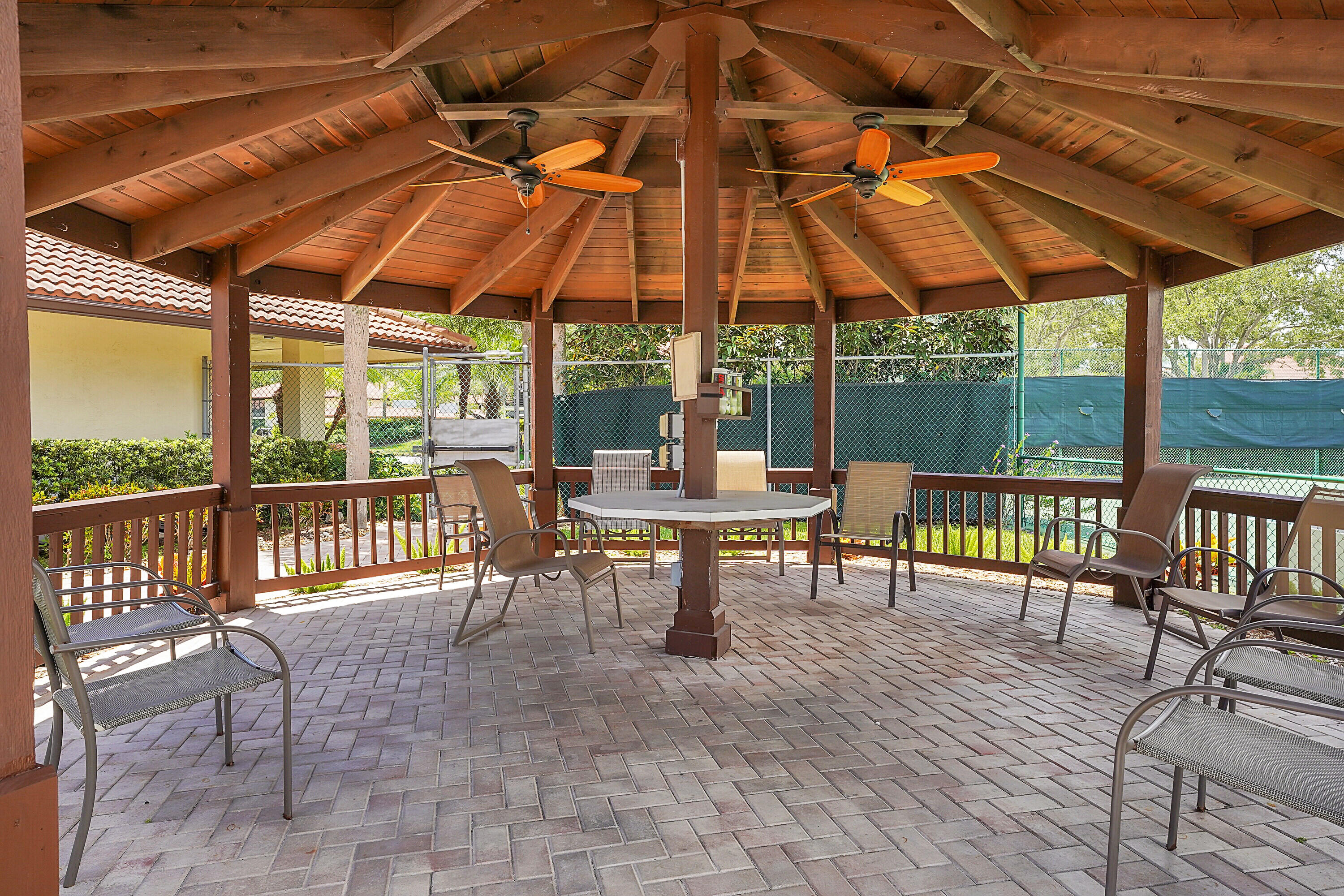 SOUTH RIVER - Residential