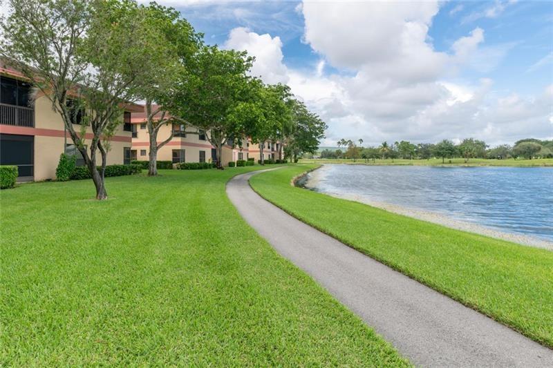 APPLEWOOD VILLAGE II - Residential