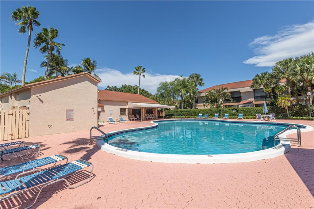 APPLEWOOD VILLAGE II - Residential