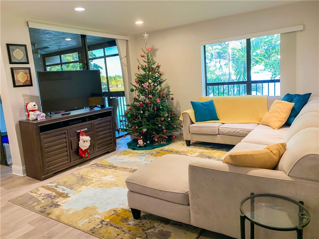 APPLEWOOD VILLAGE II - Residential