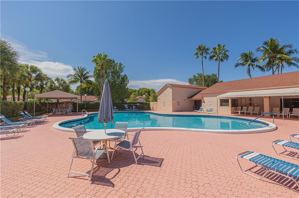 APPLEWOOD VILLAGE II - Residential