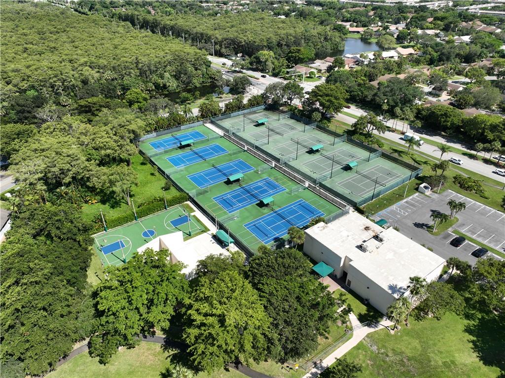 APPLEWOOD VILLAGE II - Residential