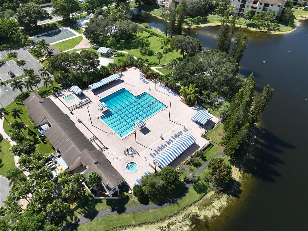 APPLEWOOD VILLAGE II - Residential