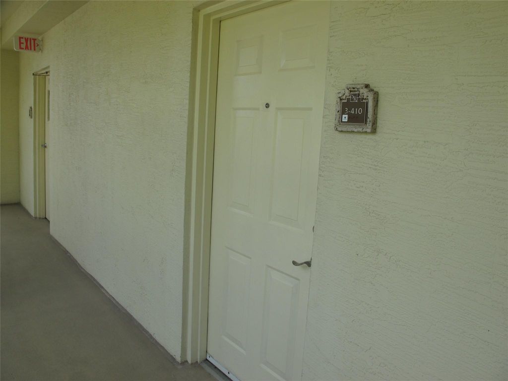 Photo of 3410 Renaissance Way #410, Boynton Beach, FL 33426 (MLS # F10432105)