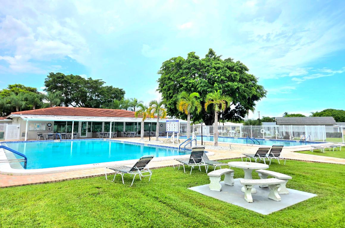 MAINLANDS OF TAMARAC LAKES - Residential