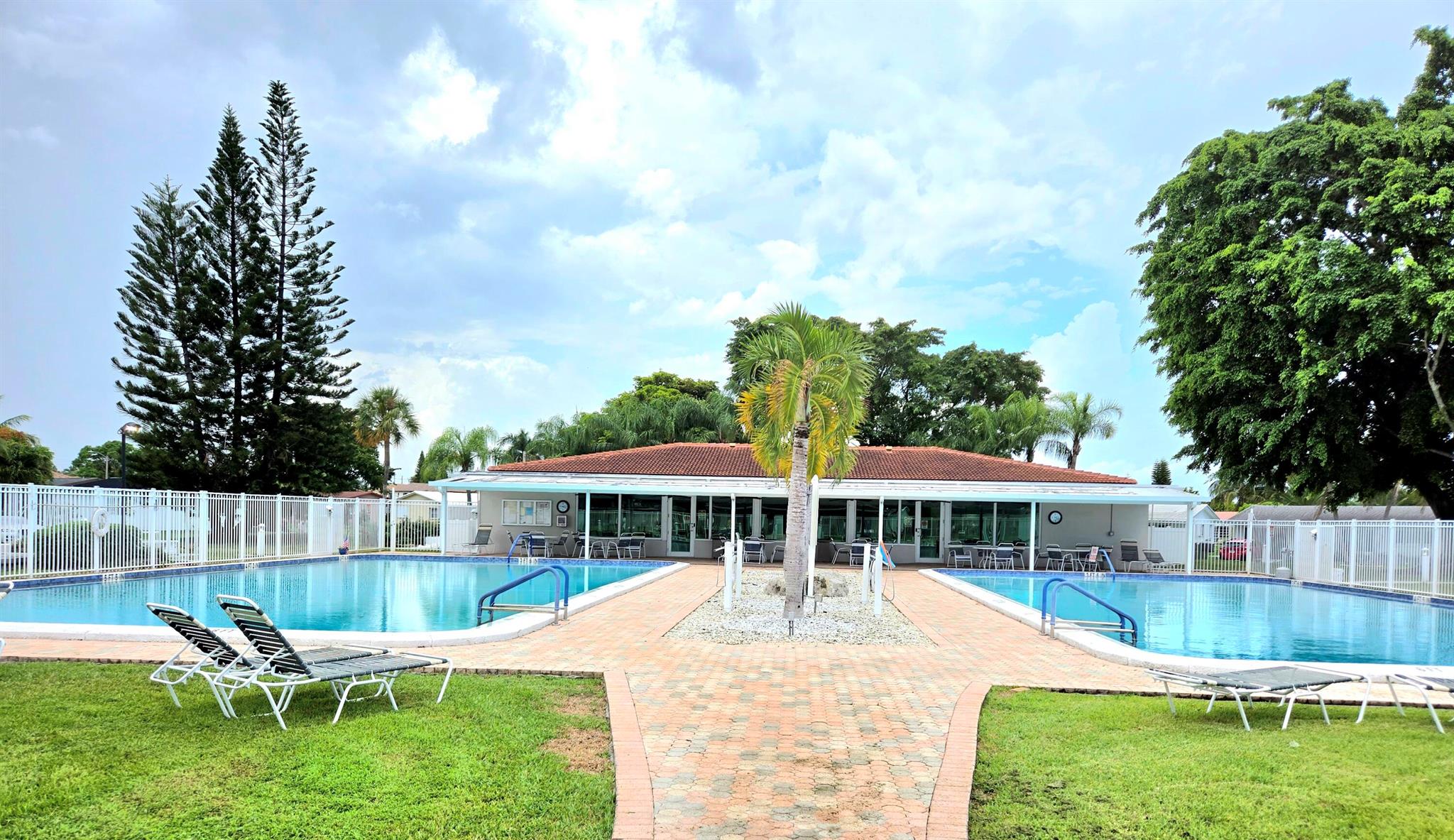 MAINLANDS OF TAMARAC LAKE - Residential