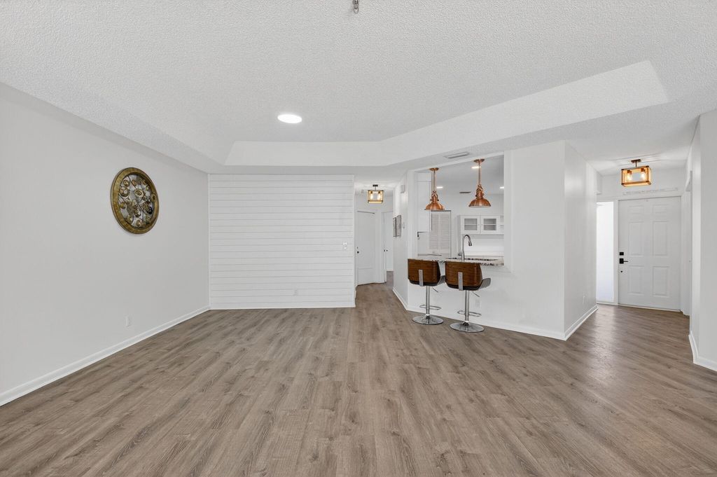 Photo of 9074 Chatsworth Cascades, Boca Raton, FL 33434 (MLS # B26007644)