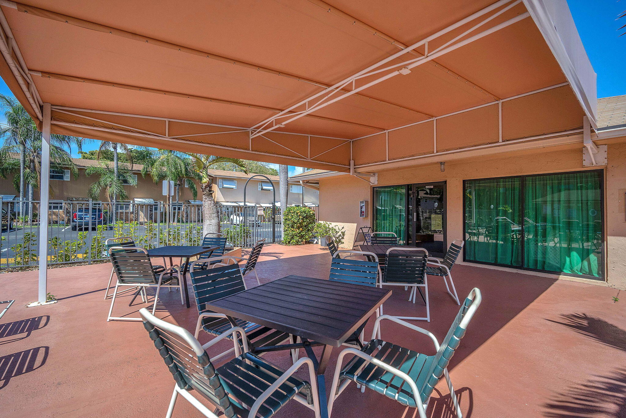 TOWNHOUSE EAST 1 CONDO - Residential