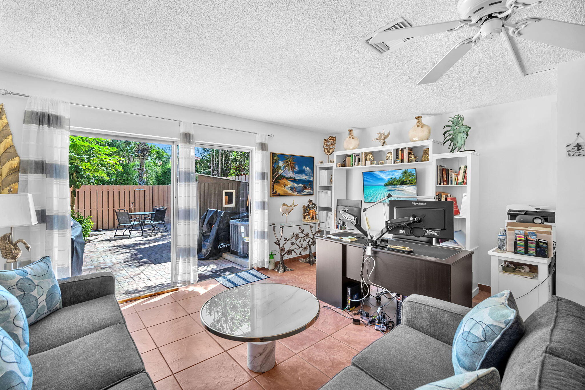 TOWNHOUSE EAST 1 CONDO - Residential