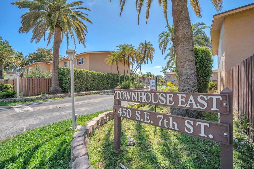 Stunning townhouse in Dania Beach, moving ready, only 4 minutes from the Beach.  Property is located in a quiet, peaceful, and secure neighborhood.  Enjoy a clubhouse, pool, and ery friendly neighboors. Just 4 minutes by car to the beach, 12 minutes bike, or 28-minute walk.