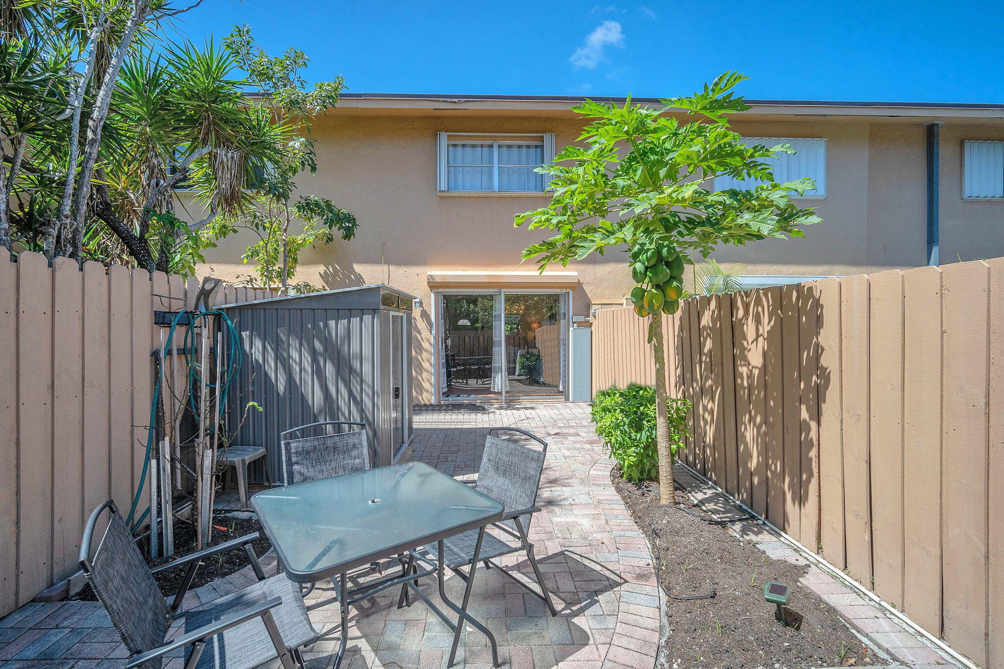 TOWNHOUSE EAST 1 CONDO - Residential