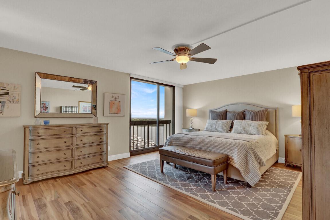 OLD PORT COVE MARINA TOWER - Residential