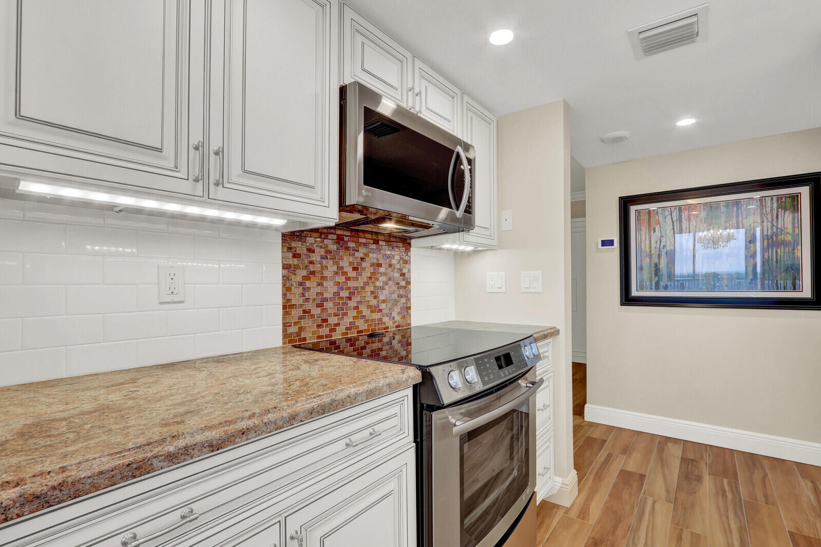 OLD PORT COVE MARINA TOWER - Residential