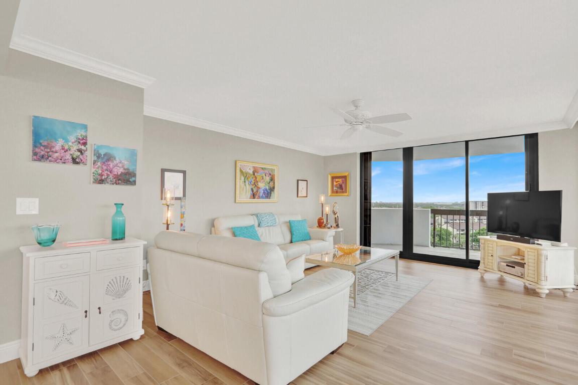 OLD PORT COVE MARINA TOWER - Residential