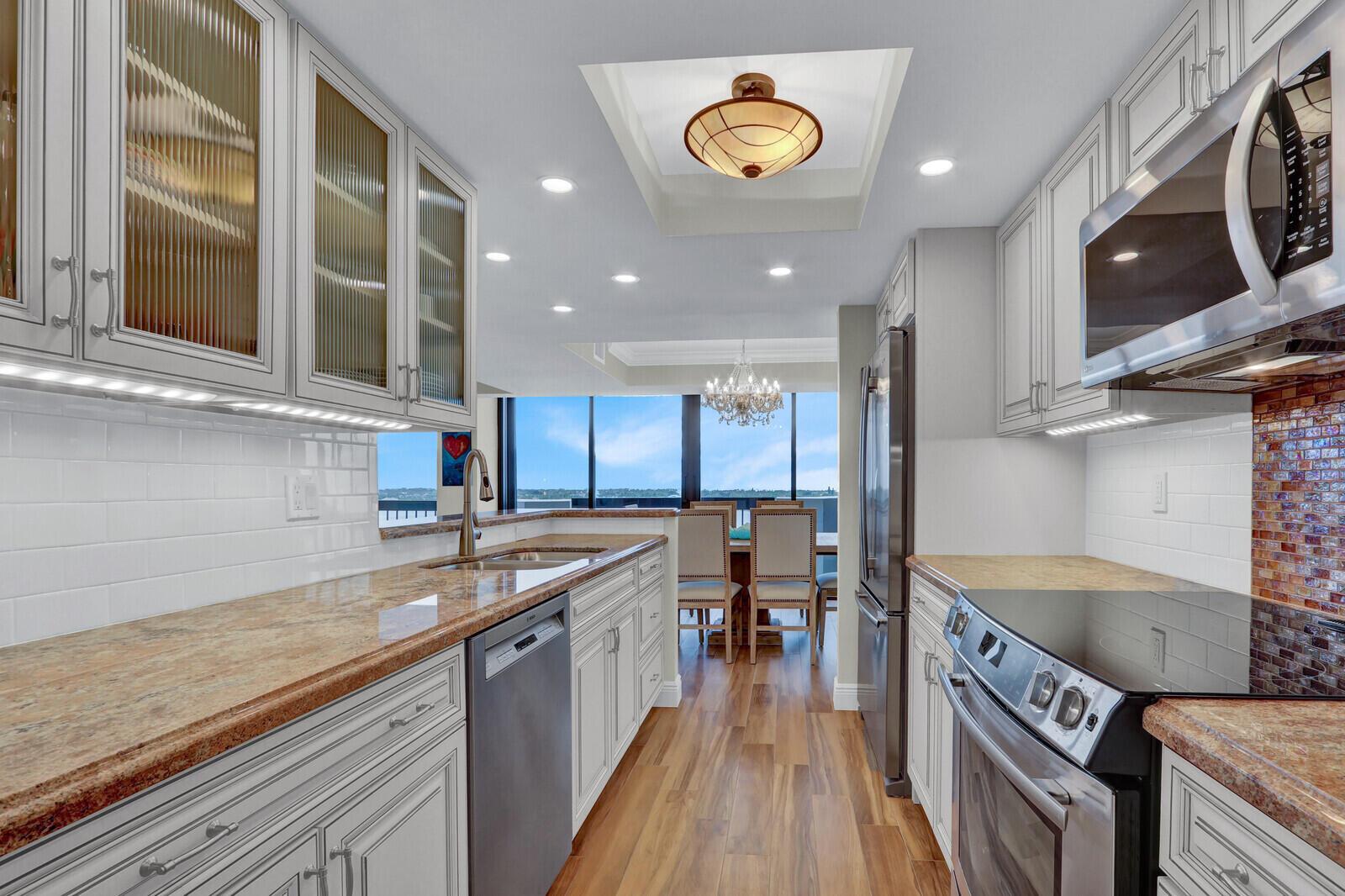 OLD PORT COVE MARINA TOWE - Residential