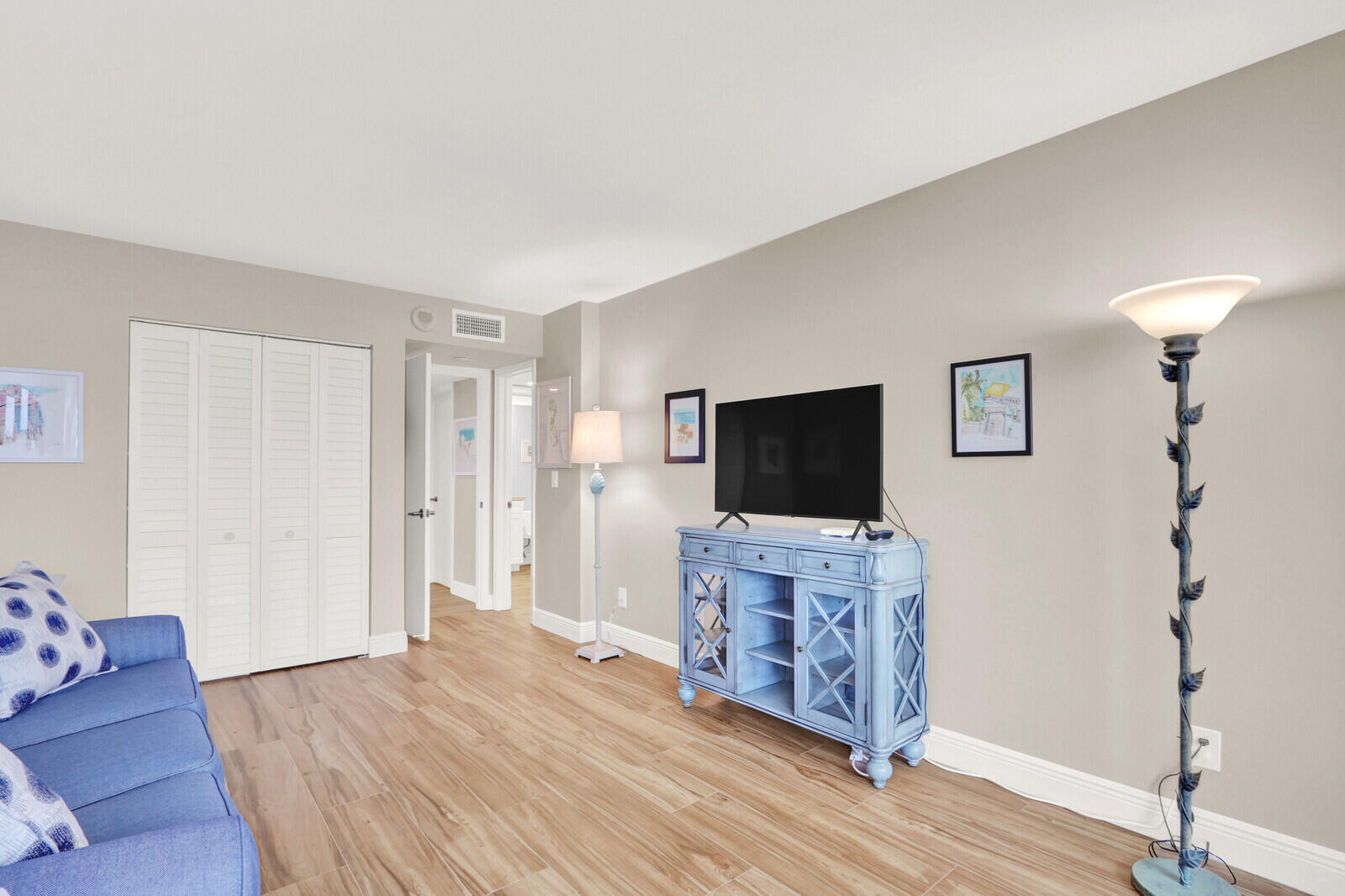 OLD PORT COVE MARINA TOWER - Residential