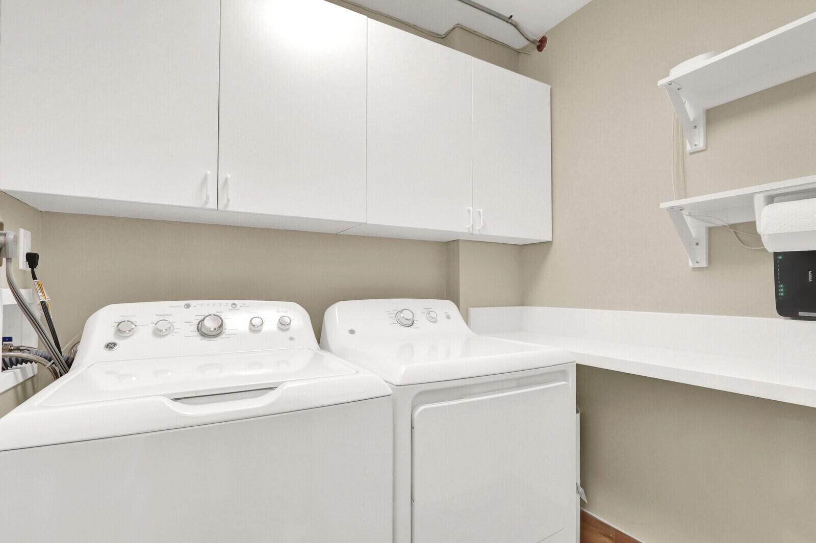 OLD PORT COVE MARINA TOWE - Residential