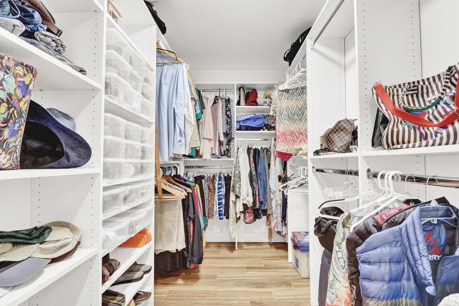 OLD PORT COVE MARINA TOWE - Residential