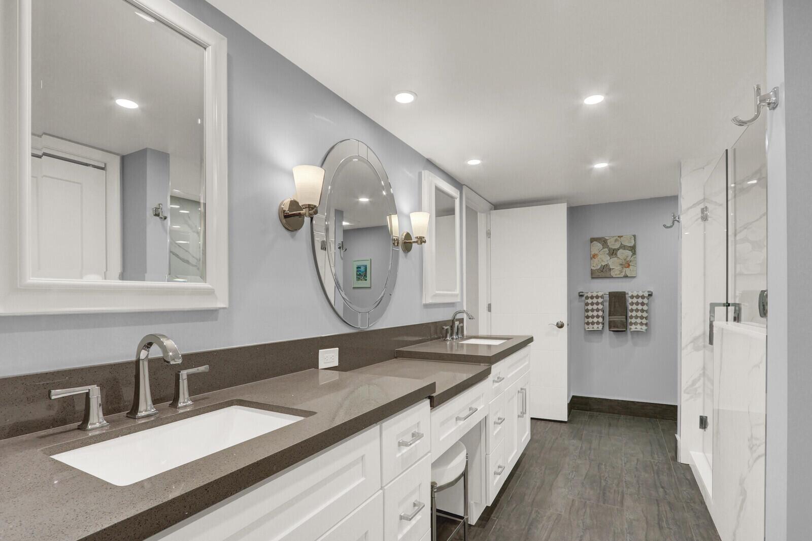 OLD PORT COVE MARINA TOWE - Residential