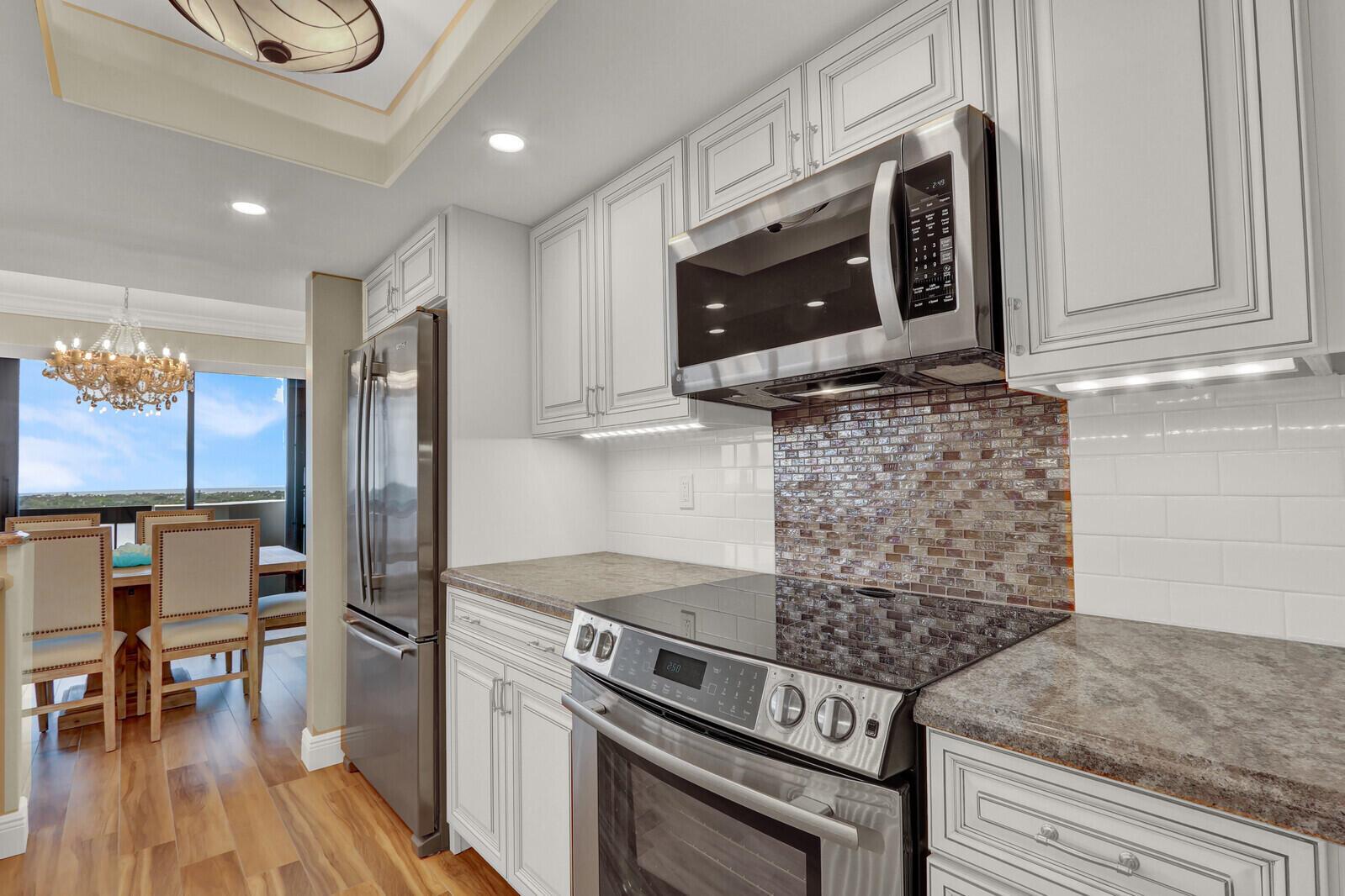 OLD PORT COVE MARINA TOWE - Residential