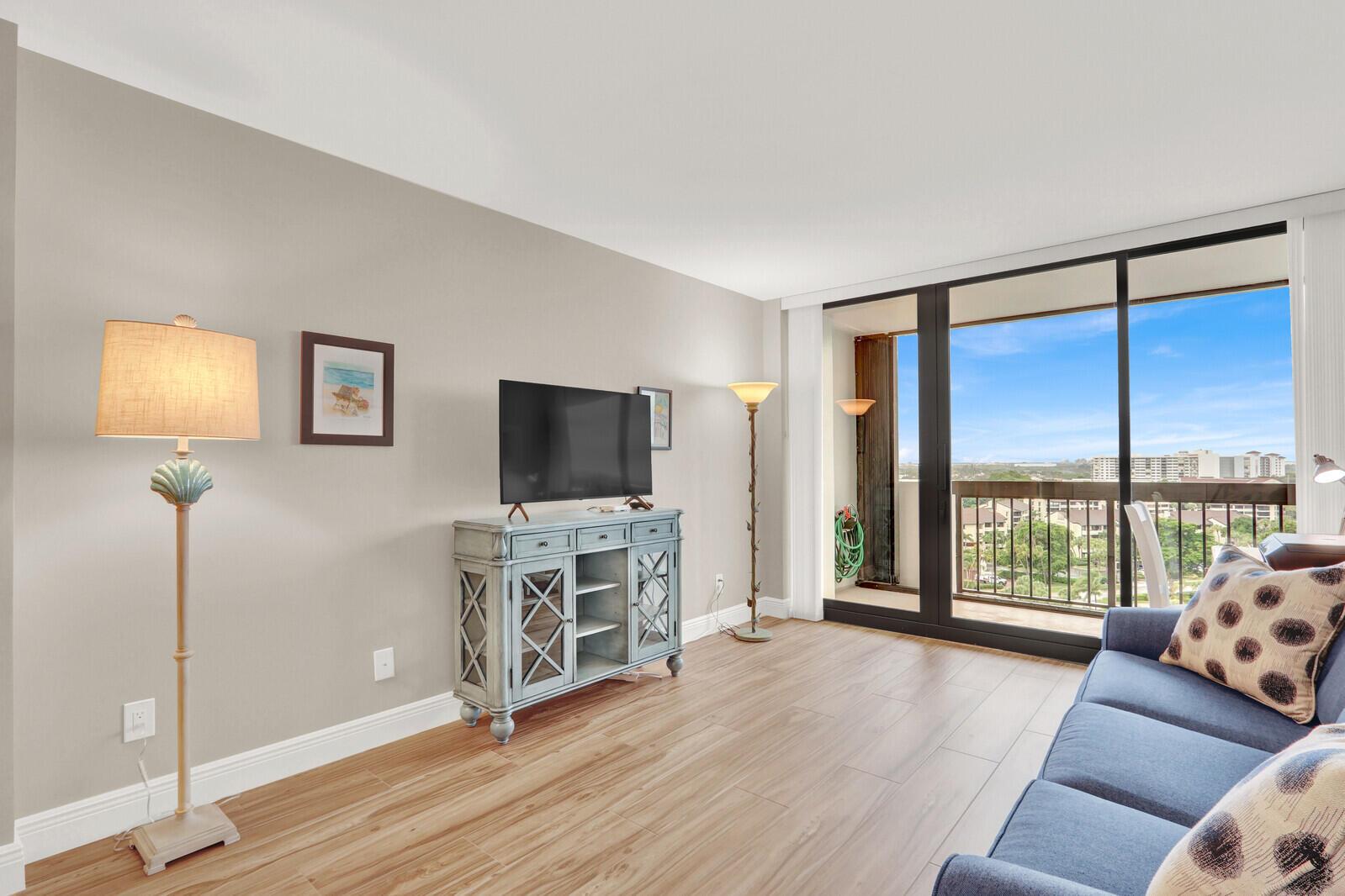 OLD PORT COVE MARINA TOWE - Residential