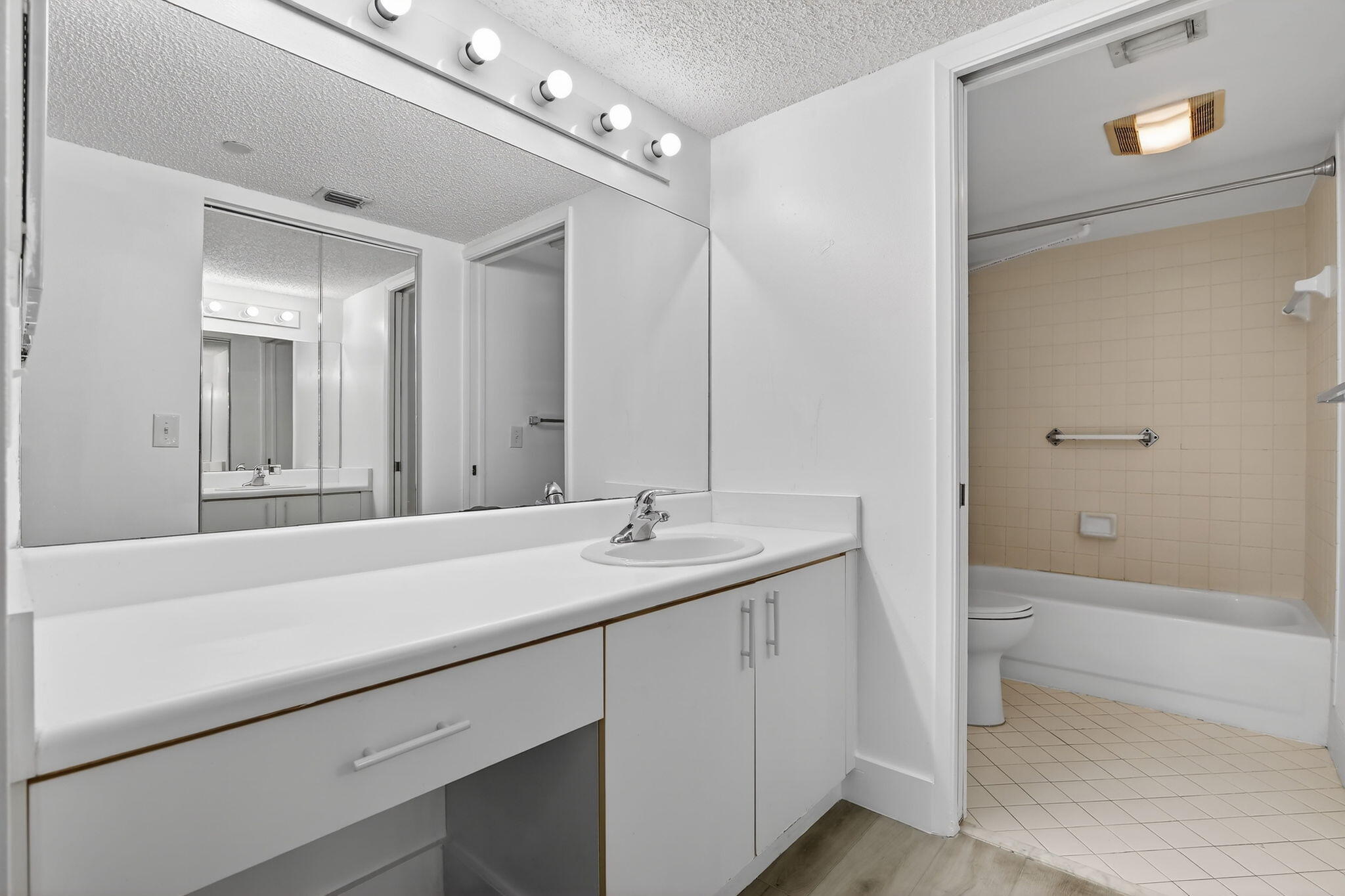 SUFFOLK AT CENTURY VILLAGE - Residential