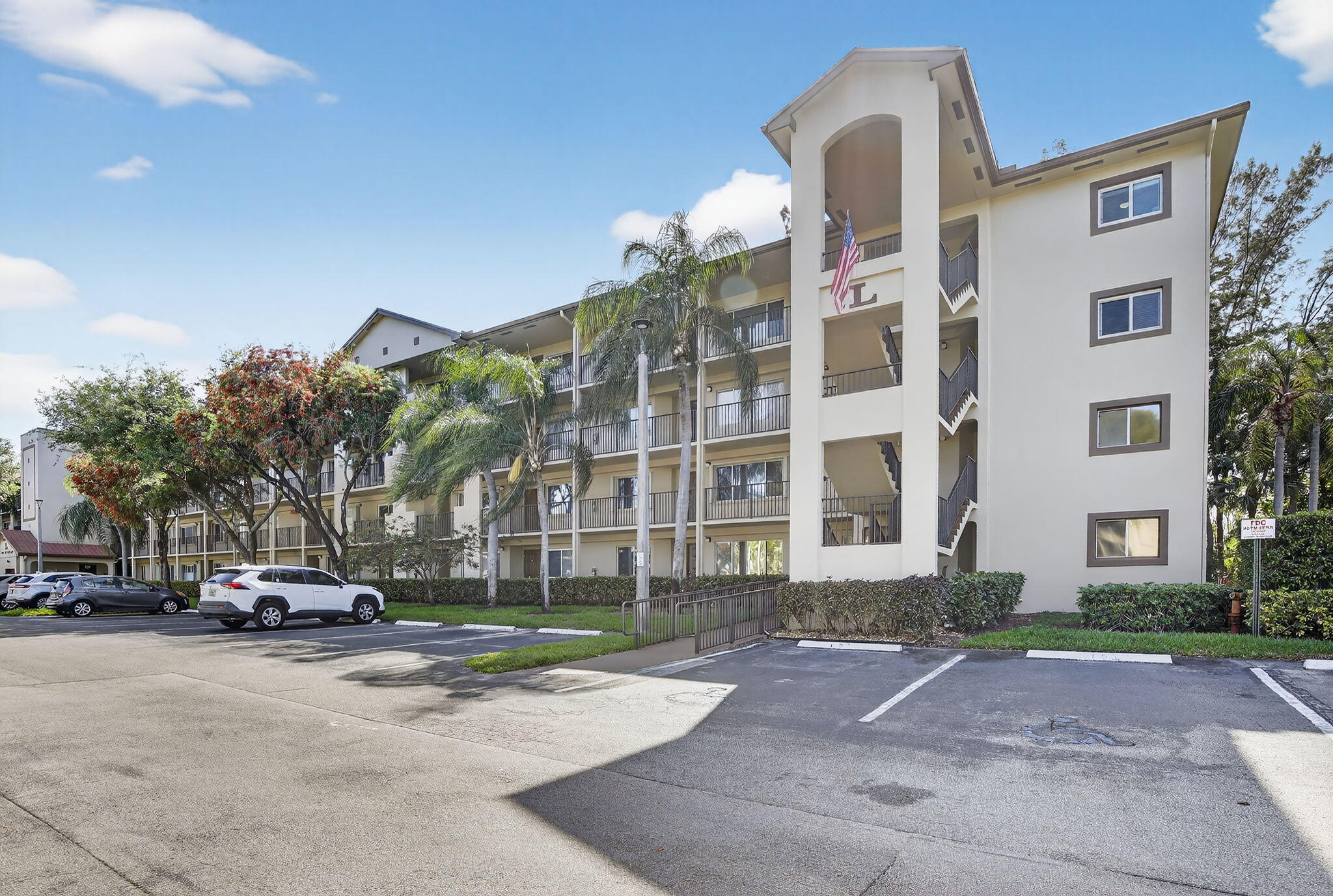 SUFFOLK AT CENTURY VILLAGE - Residential