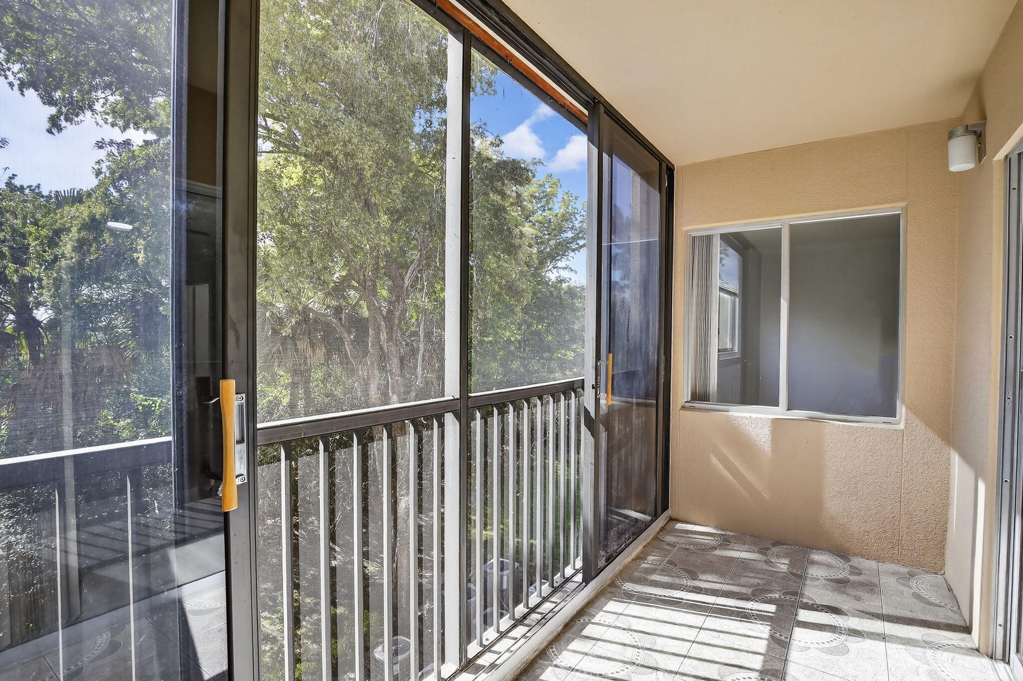 SUFFOLK AT CENTURY VILLAGE - Residential