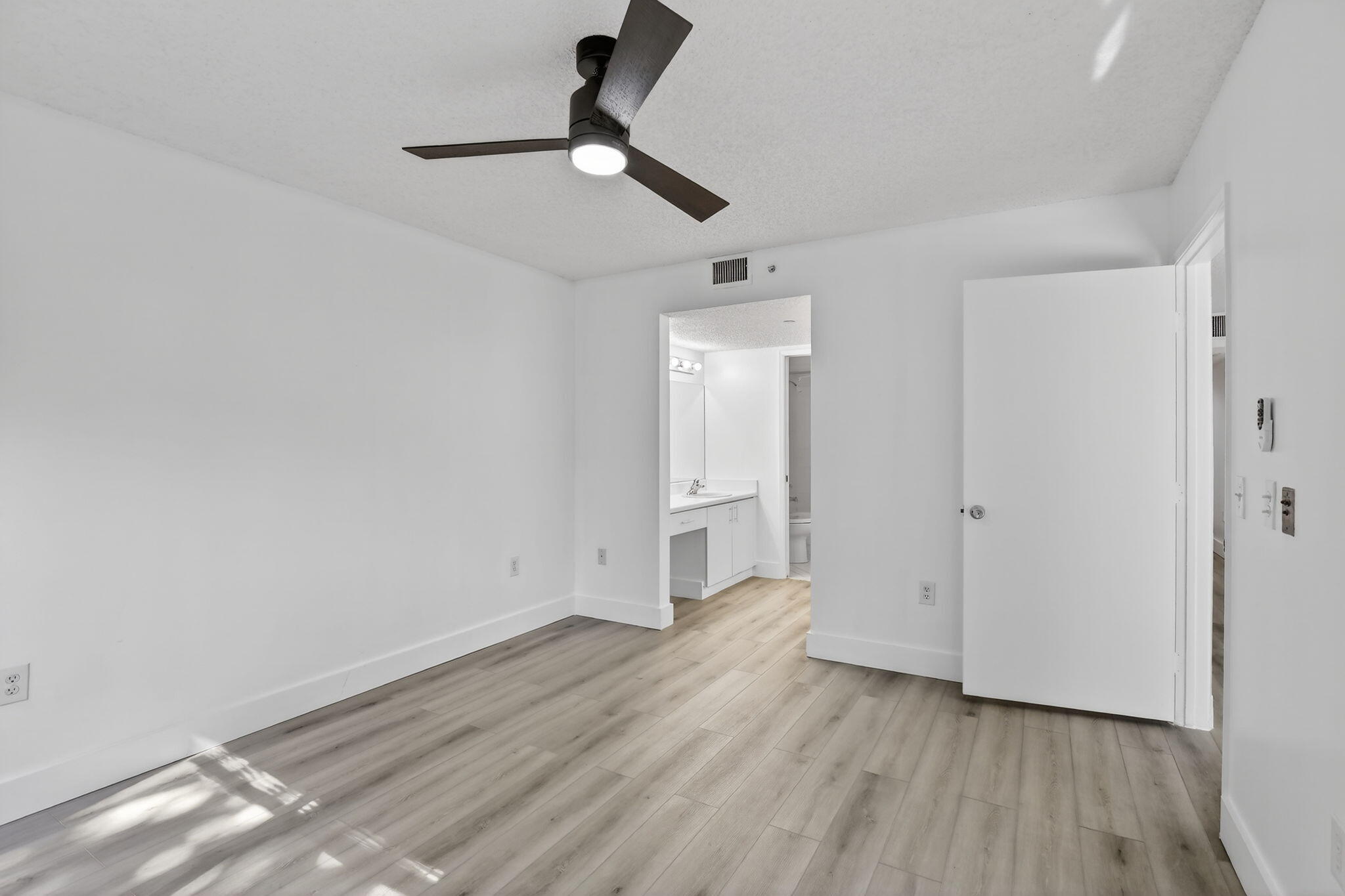 SUFFOLK AT CENTURY VILLAGE - Residential