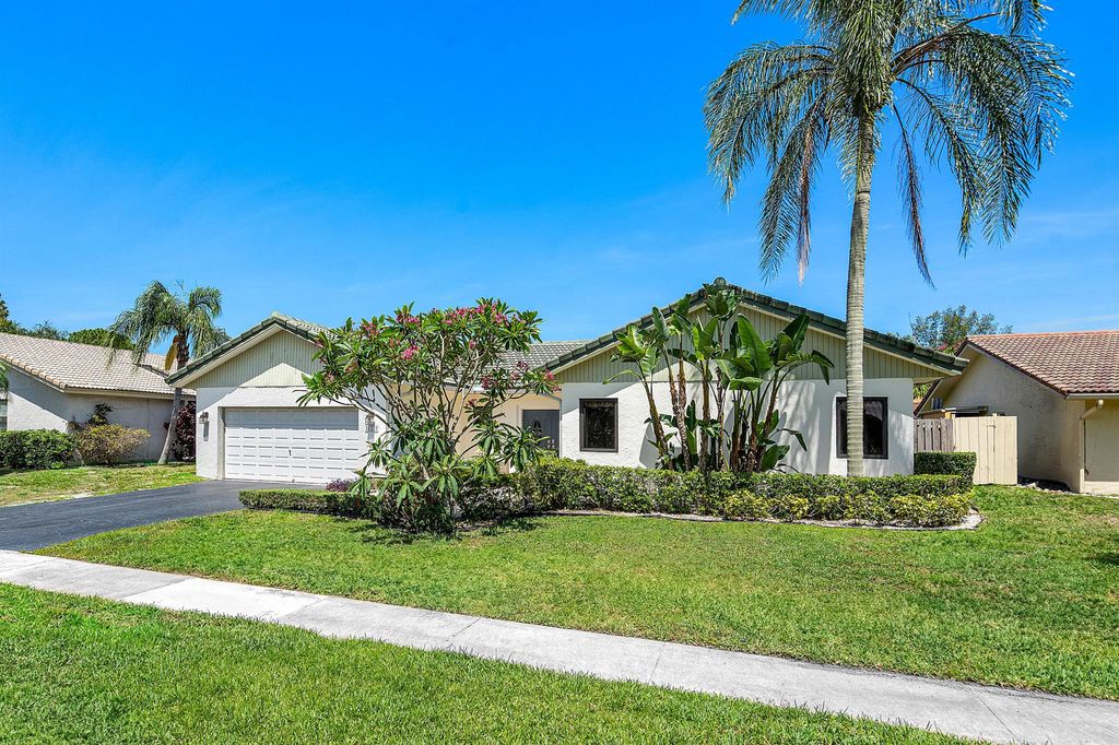 Photo of 21212 Escondido Way, Boca Raton, FL 33433 (MLS # R11092183)