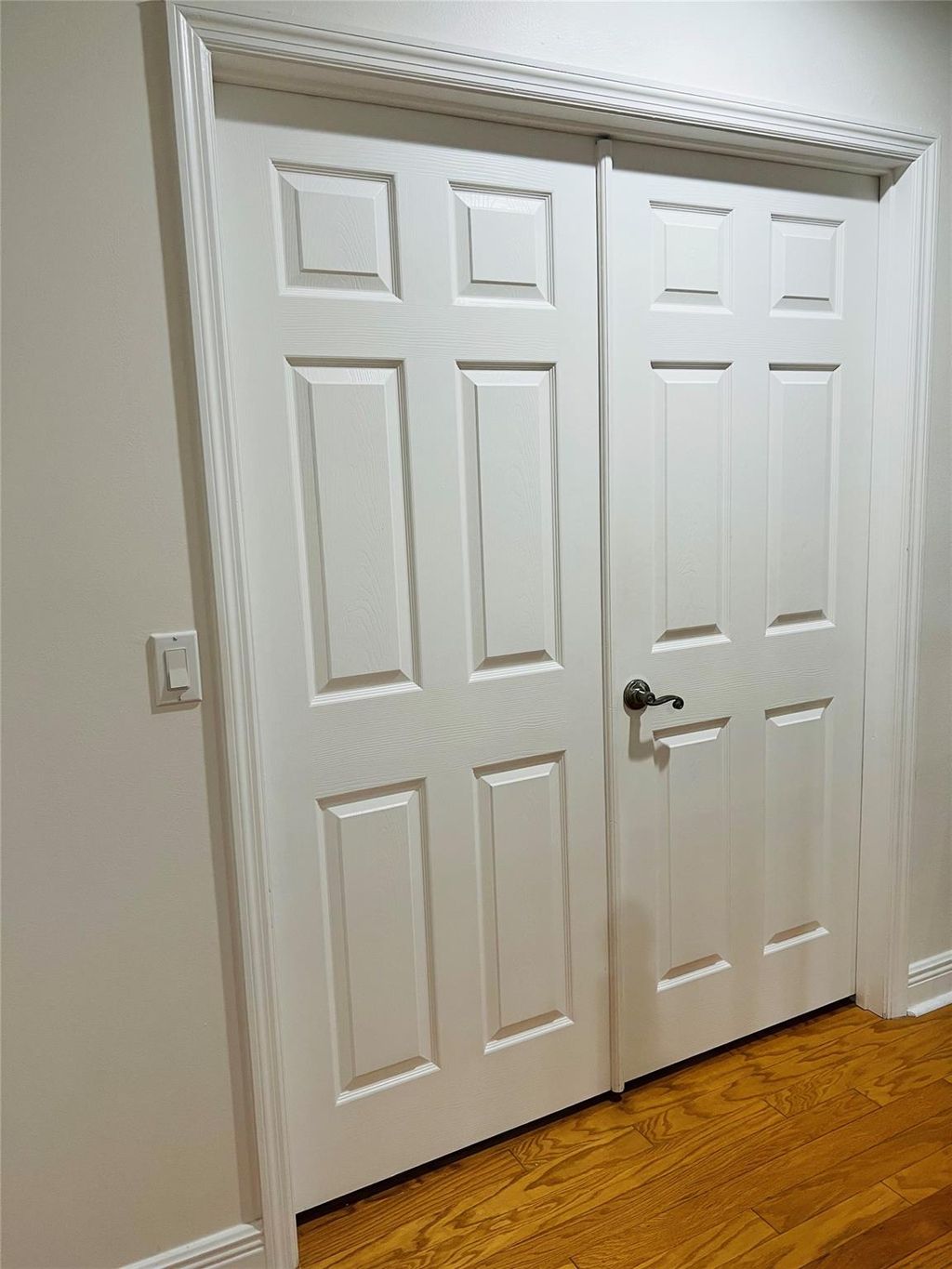 listing image 80