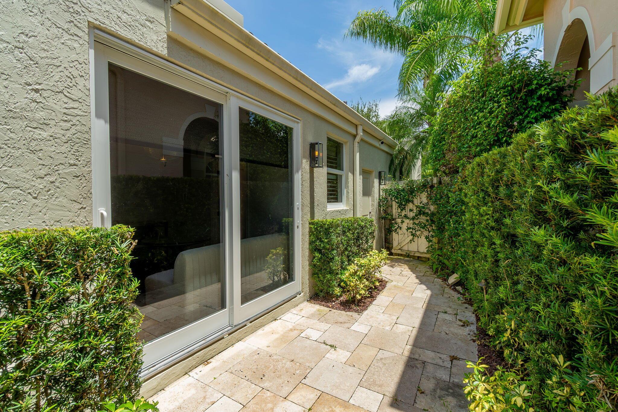 EAGLES LANDING OF P B POL - Residential Lease