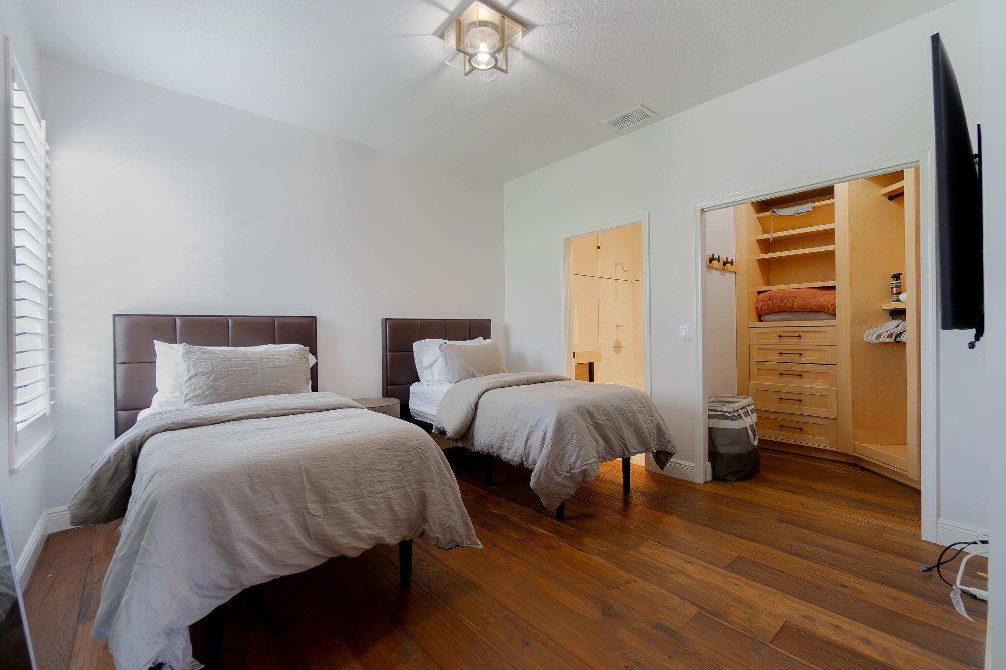 EAGLES LANDING OF P B POL - Residential Lease