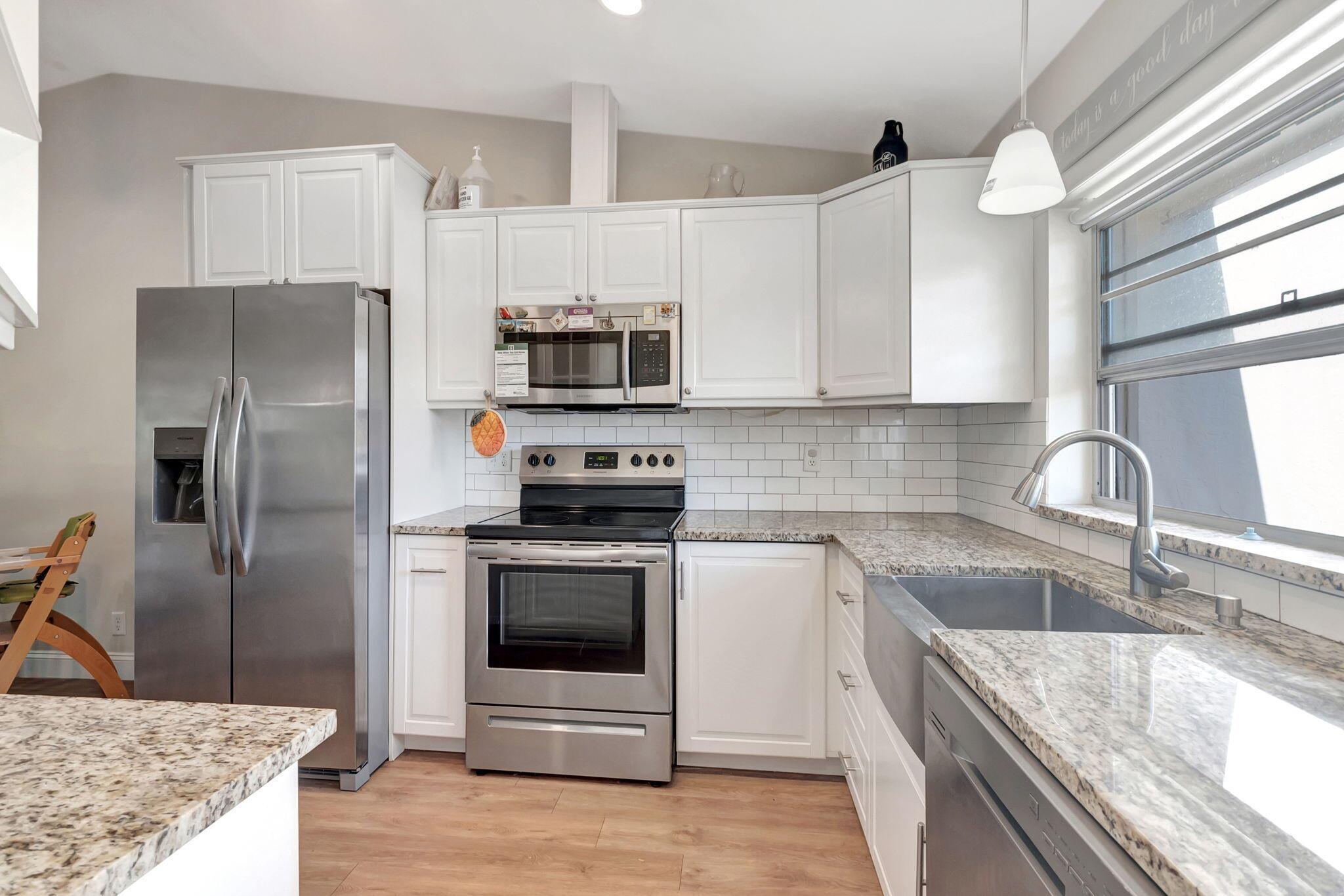 BOYNTON LAKES - Residential