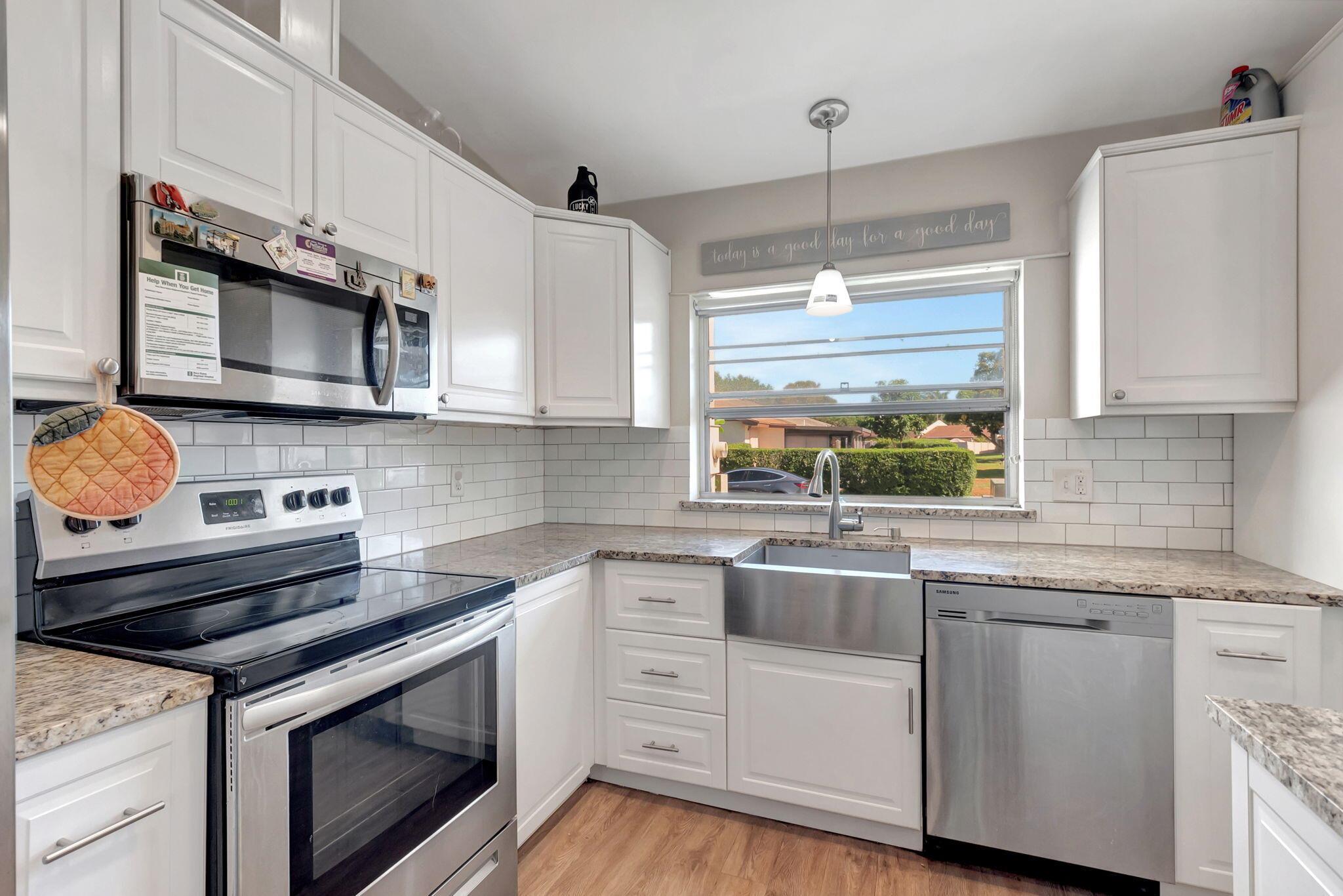 BOYNTON LAKES - Residential