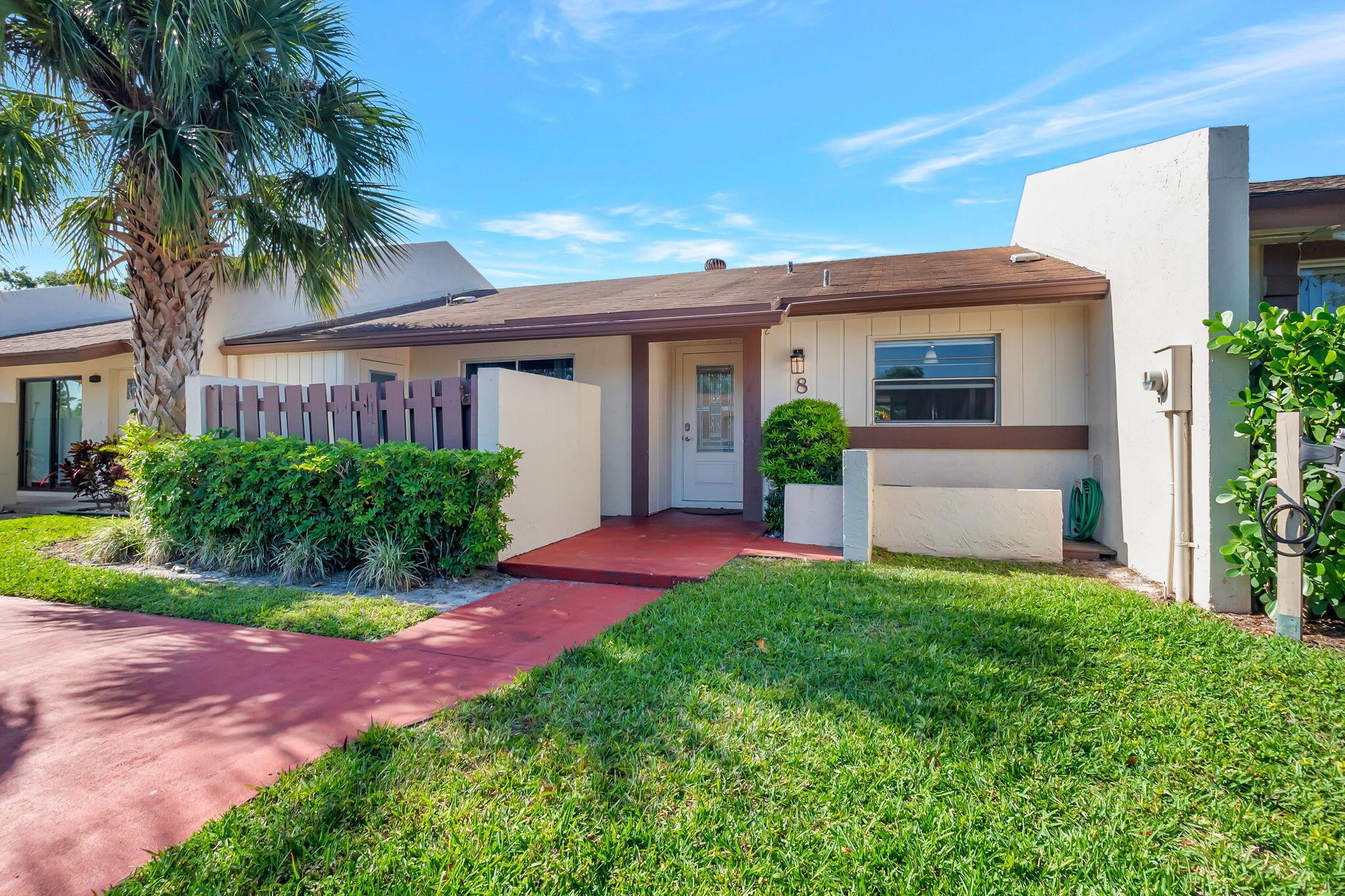 BOYNTON LAKES - Residential