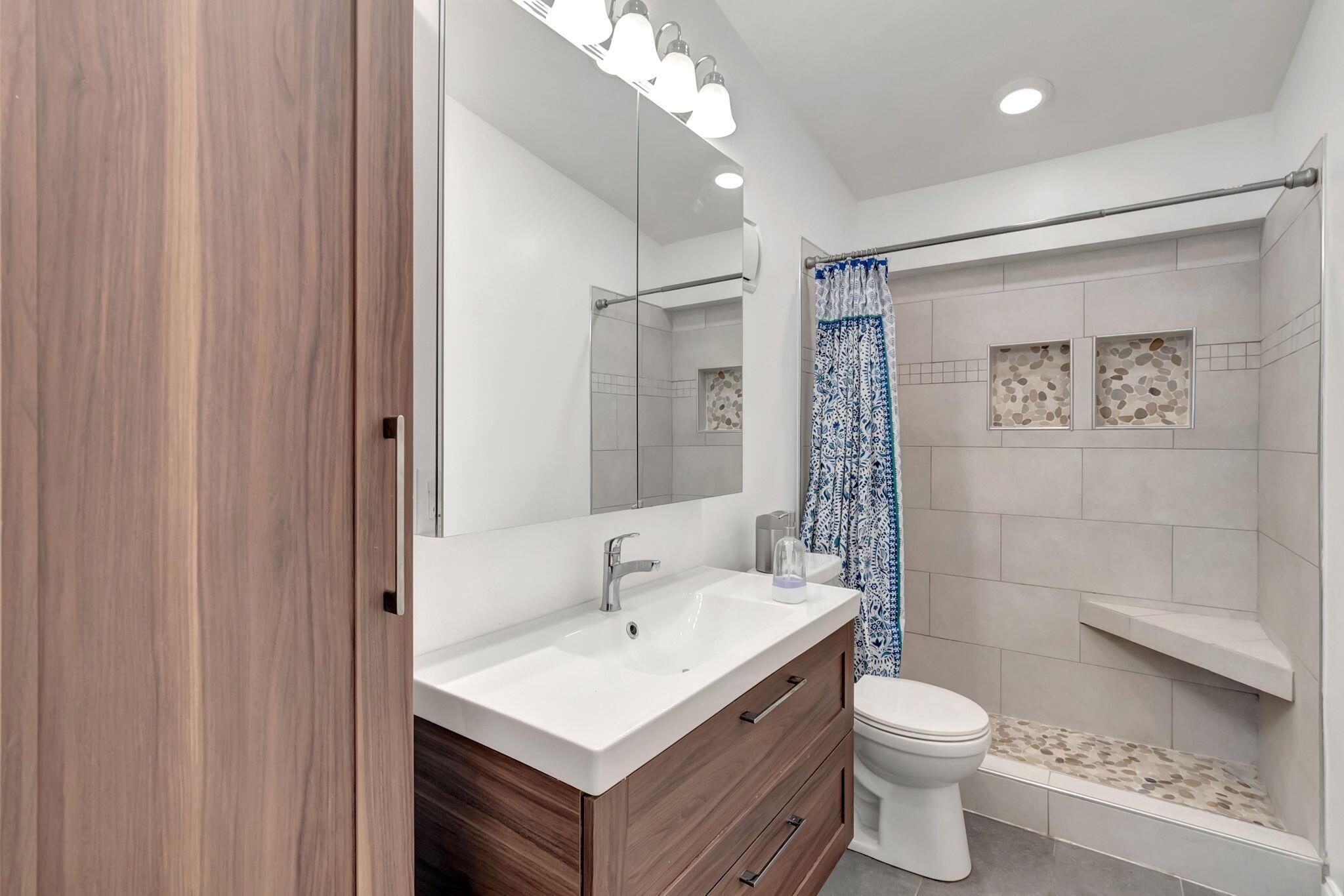 BOYNTON LAKES - Residential