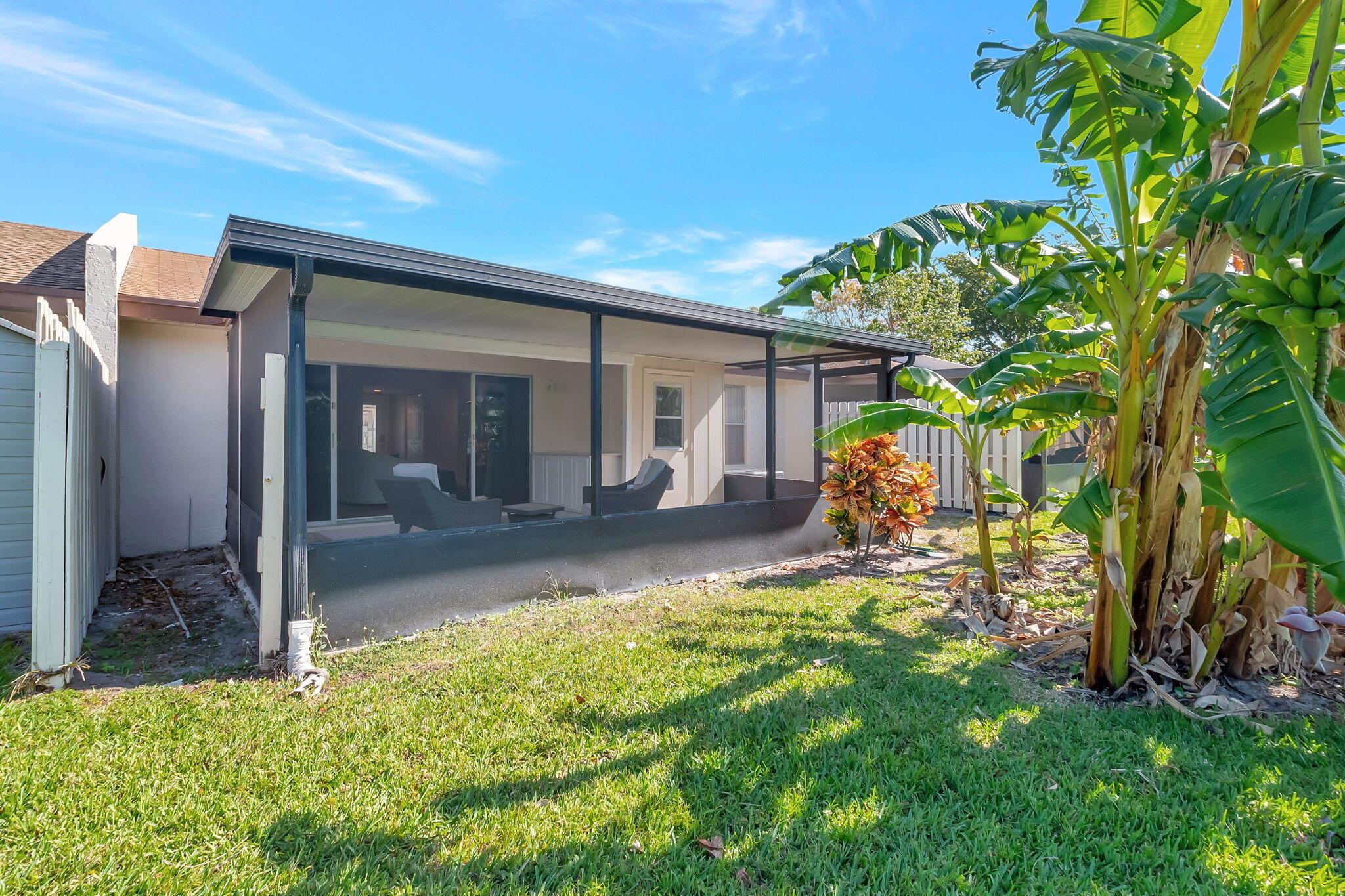 BOYNTON LAKES - Residential