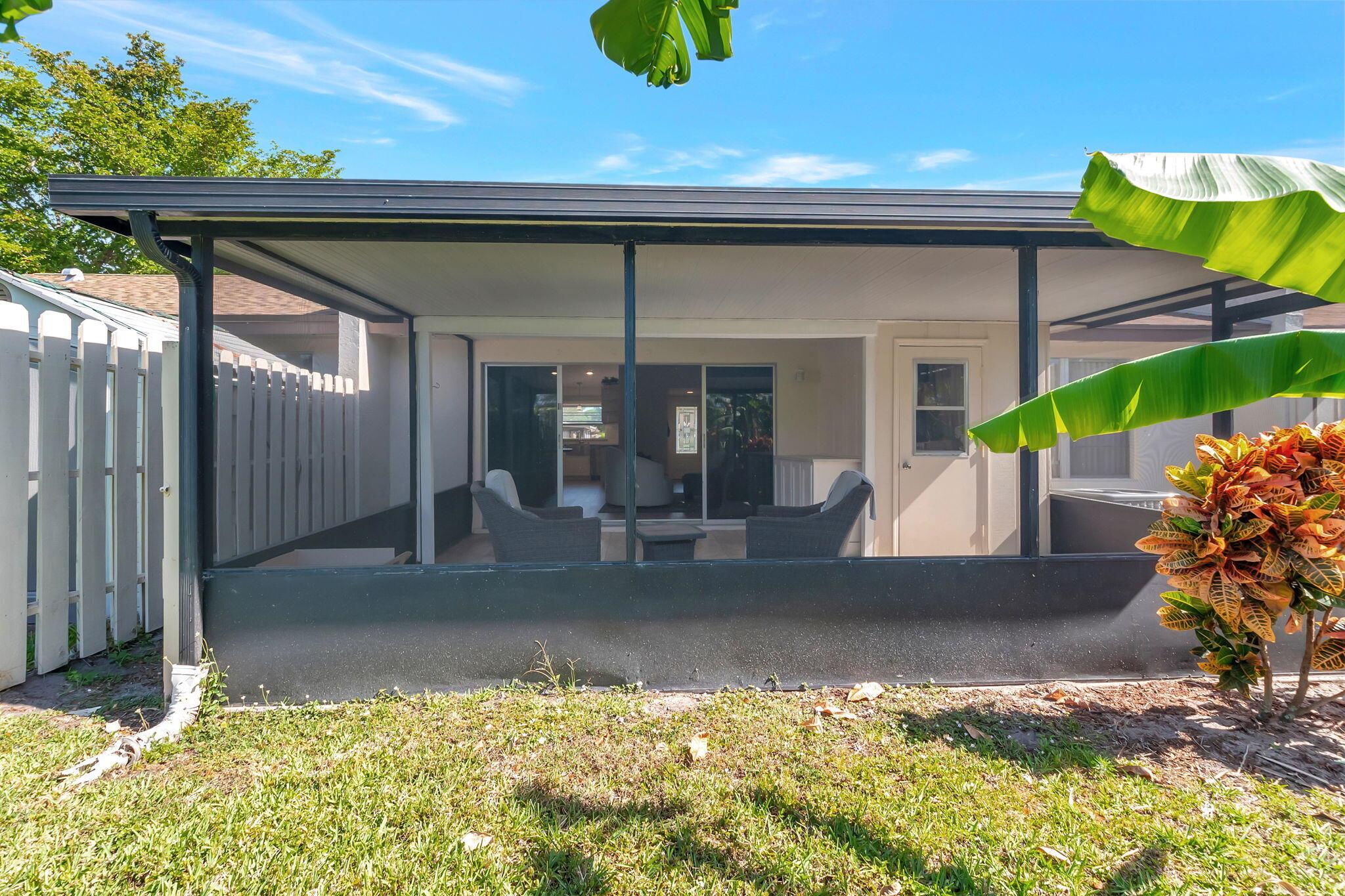 BOYNTON LAKES - Residential