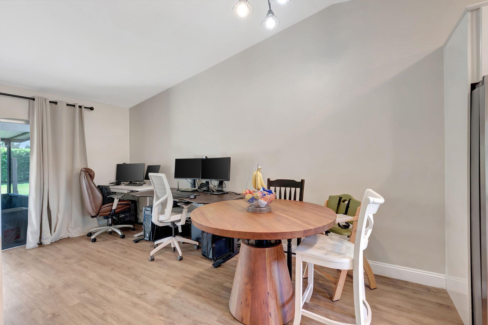 BOYNTON LAKES - Residential