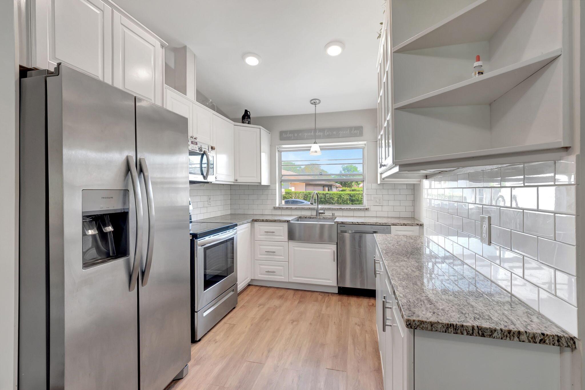 BOYNTON LAKES - Residential