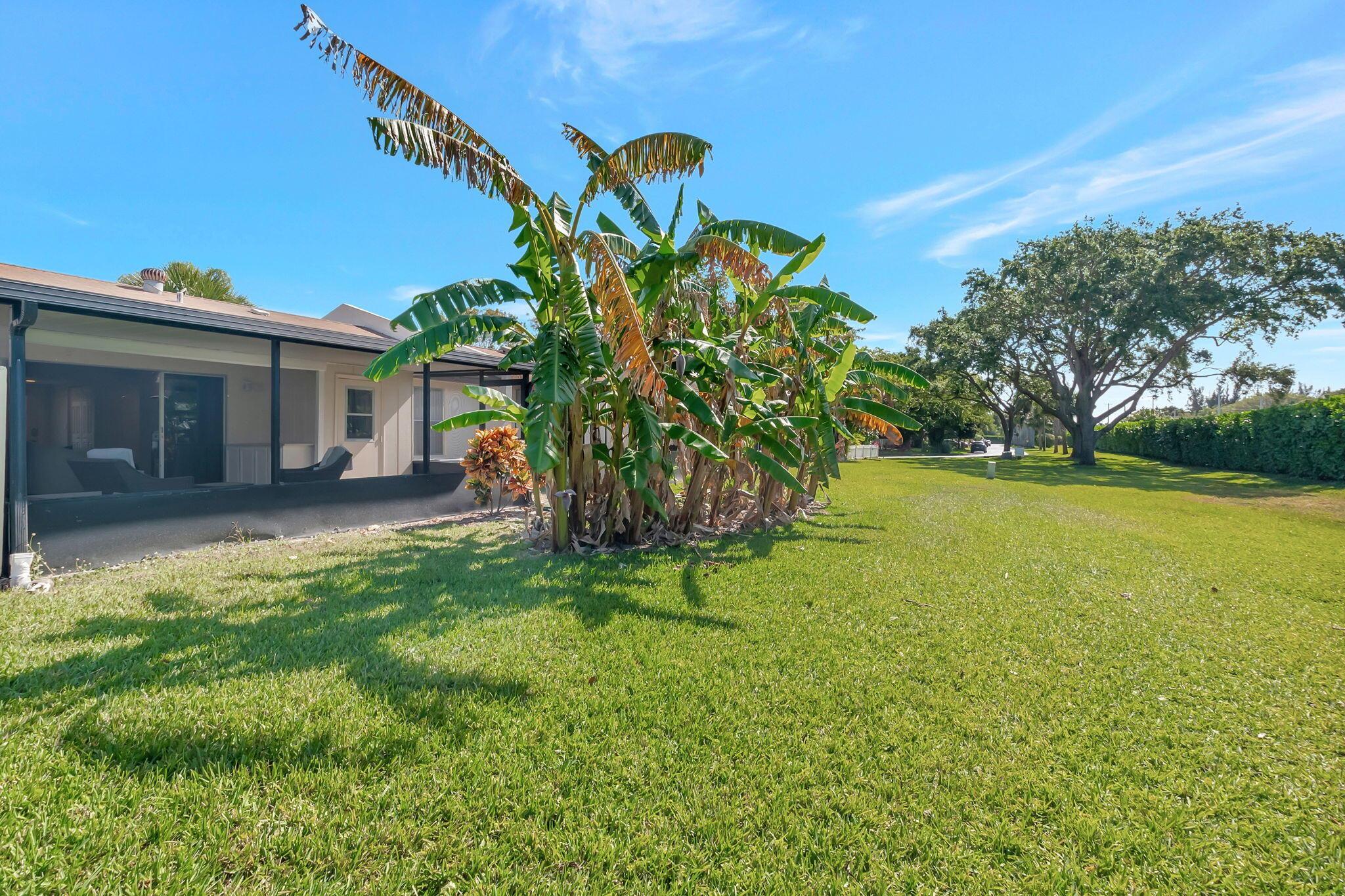 BOYNTON LAKES - Residential