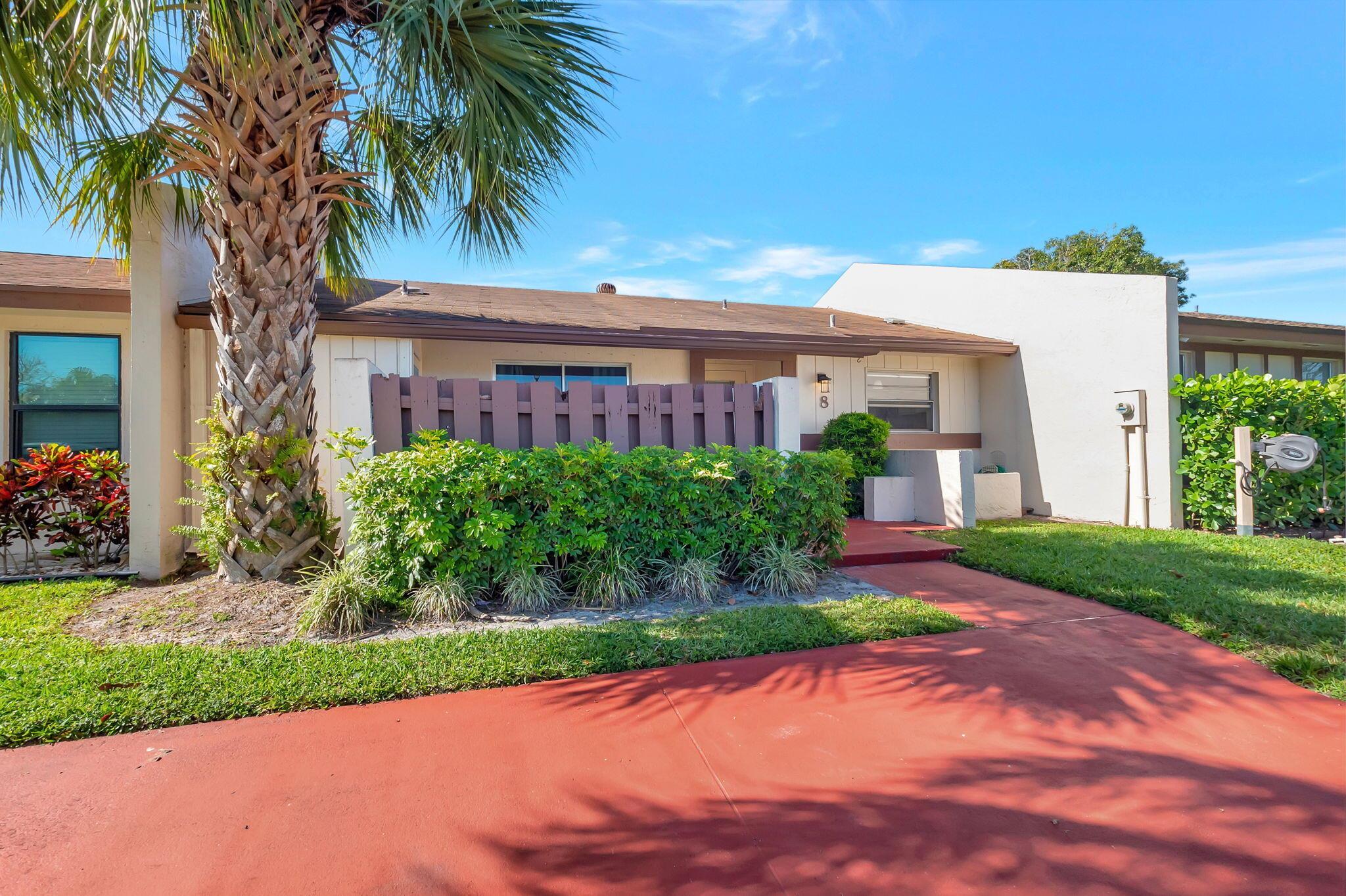 BOYNTON LAKES - Residential