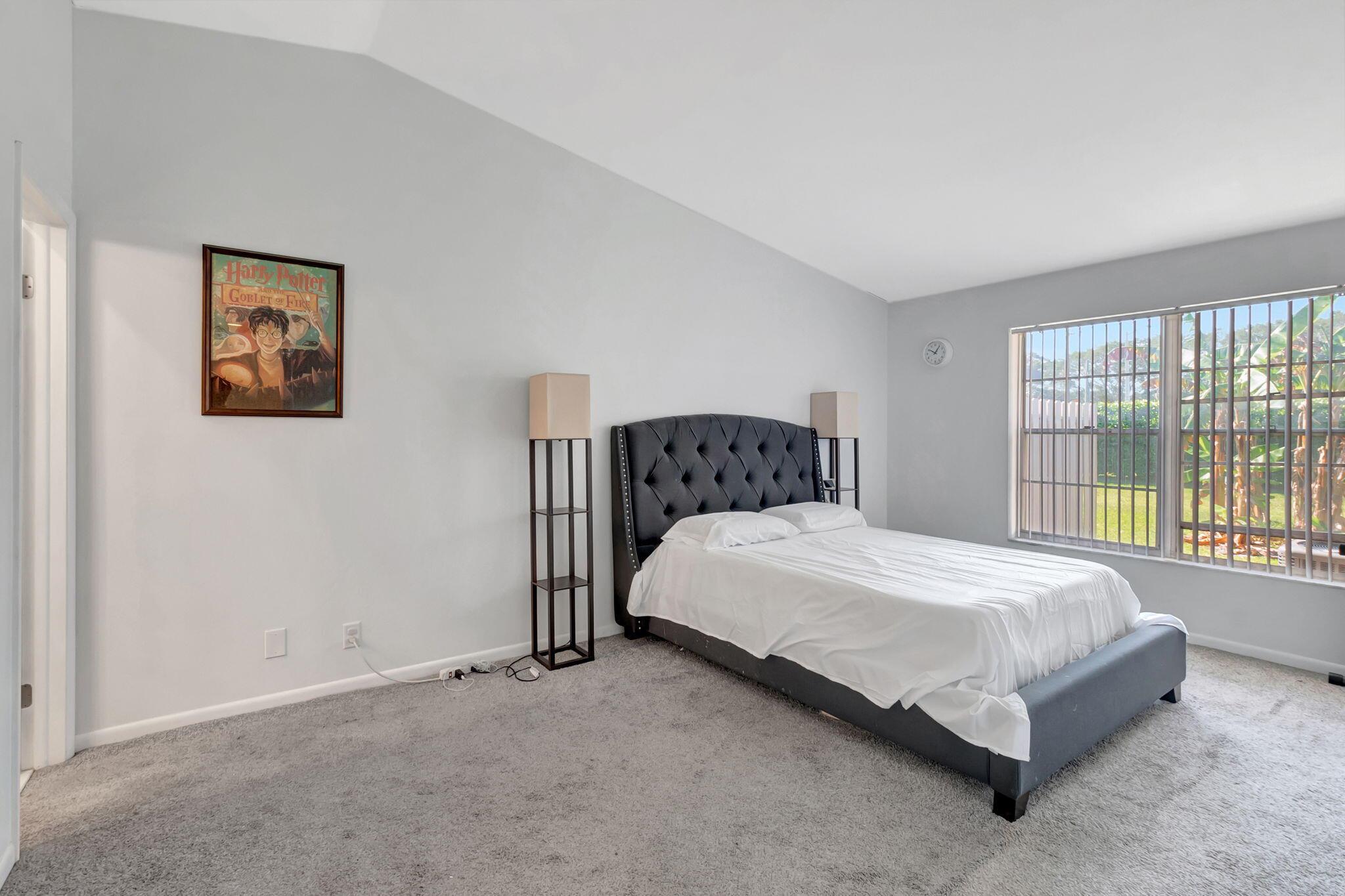 BOYNTON LAKES - Residential