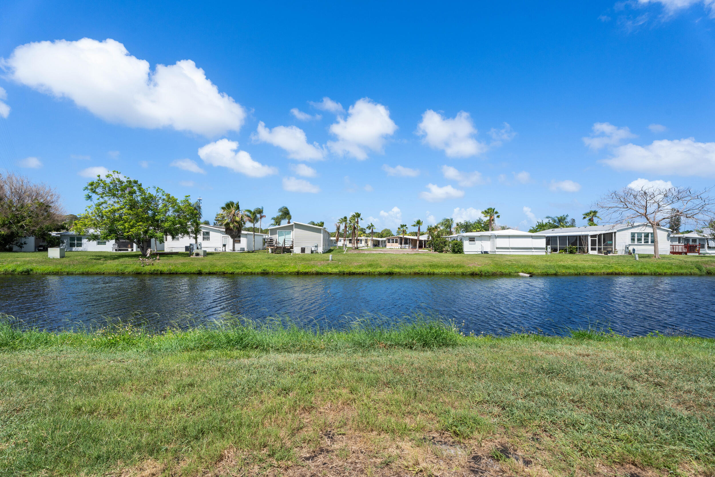 SPANISH LAKES ONE LEASEHOLD ESTATES - Residential