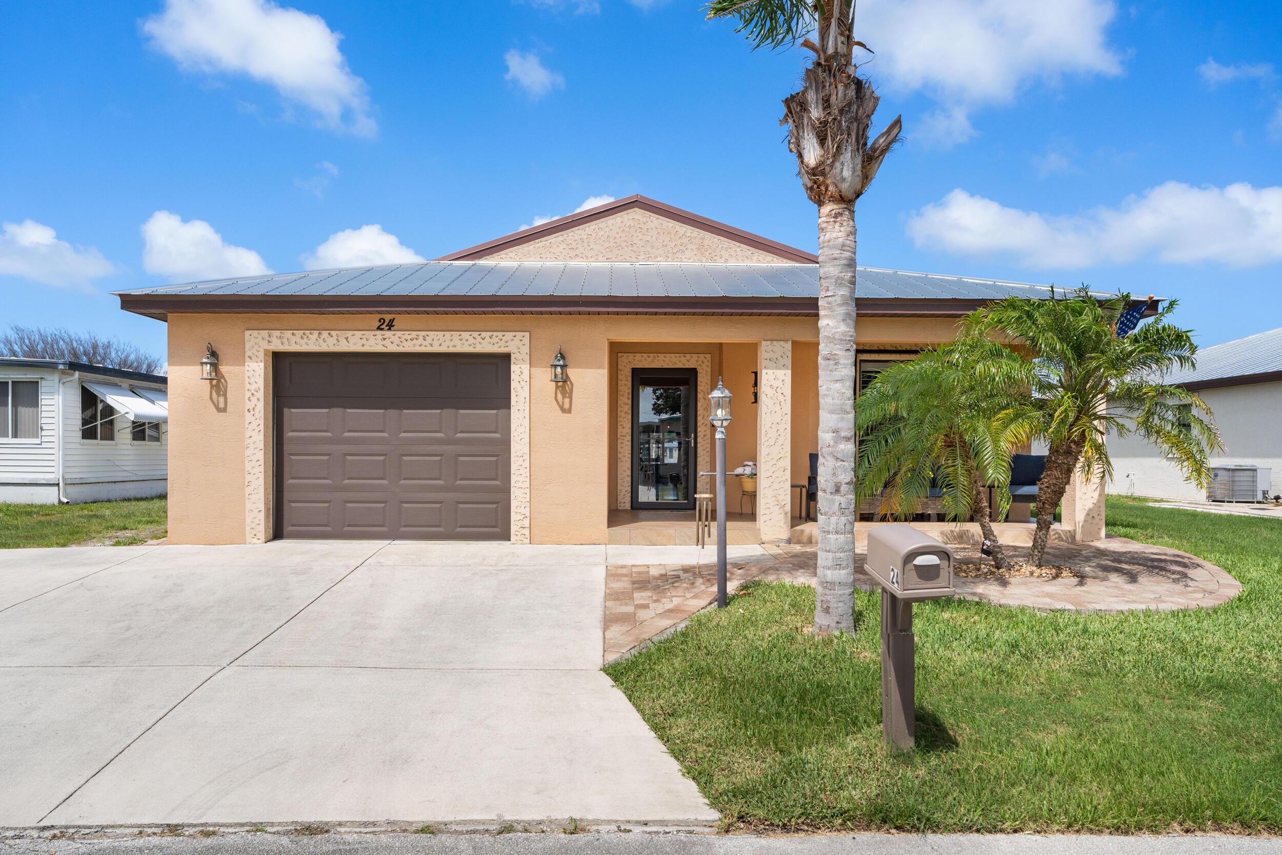 SPANISH LAKES ONE LEASEHOLD ESTATES - Residential