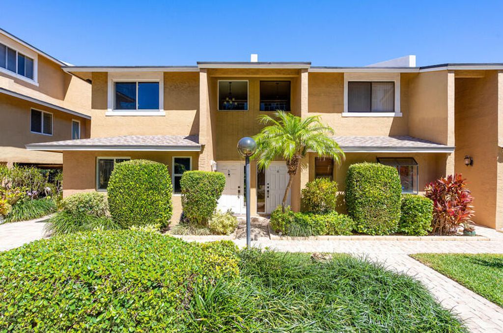 Photo of 3409 SE 8th Street #6, Pompano Beach, FL 33062 (MLS # B26022649)